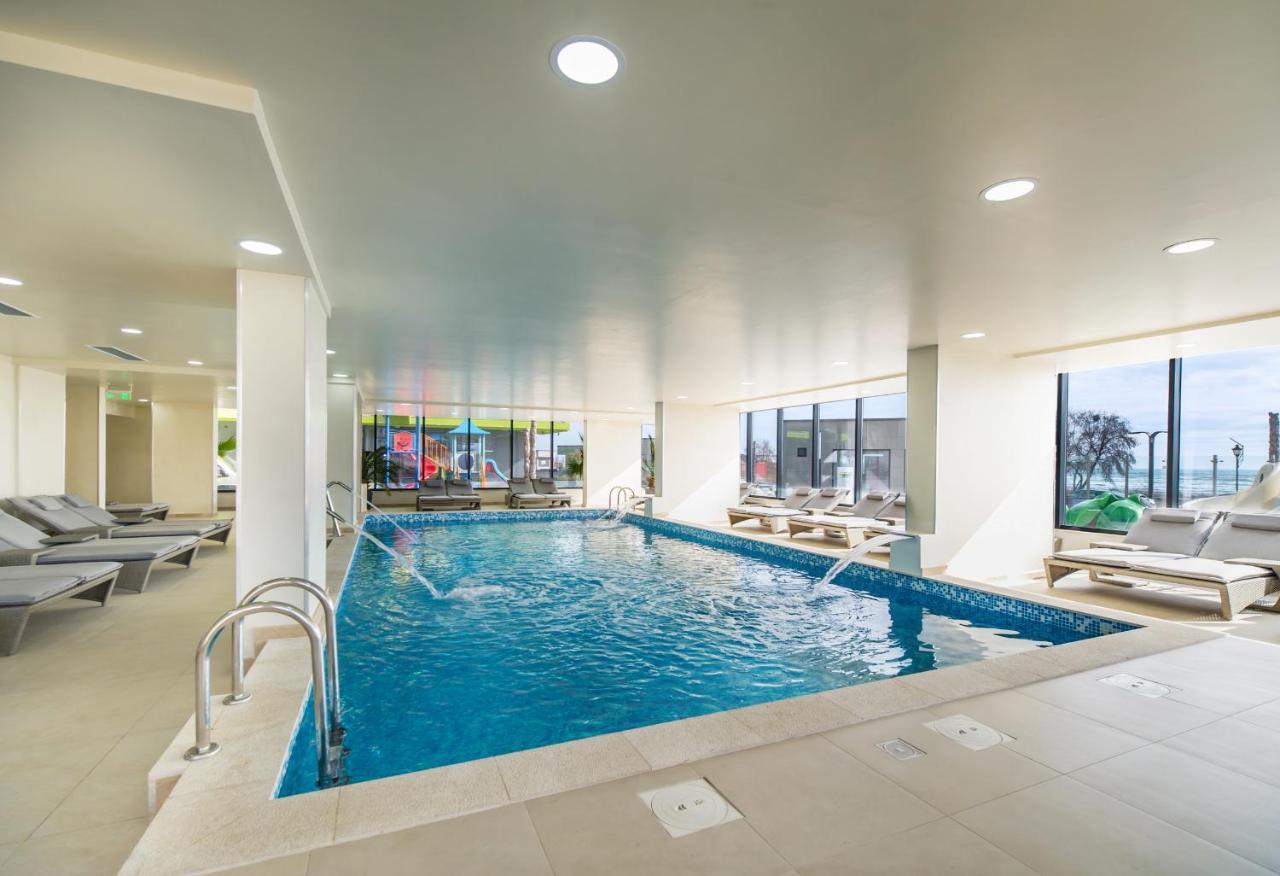 Rainbow Sea View Apartment Spa N Pool Resort - Parking 马马亚 外观 照片