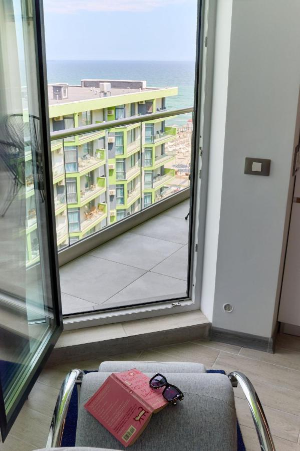 Rainbow Sea View Apartment Spa N Pool Resort - Parking 马马亚 外观 照片